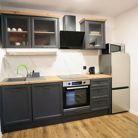 Queen Of Peace * Split