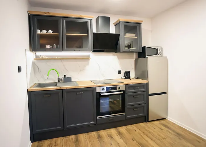 Queen Of Peace * Split